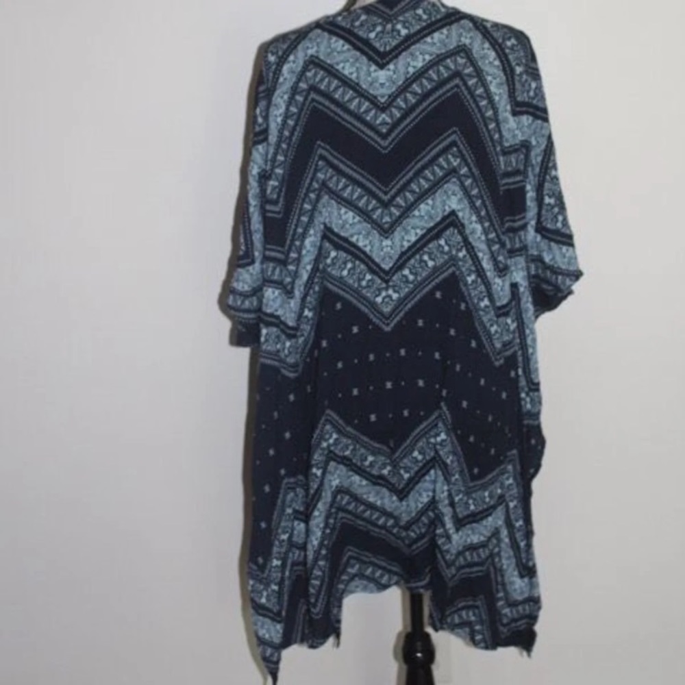 Kimono - Picture 2 of 2
